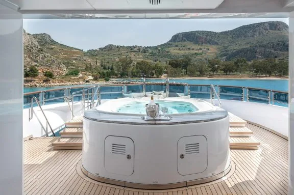 Jacuzzi at aft end of sundeck