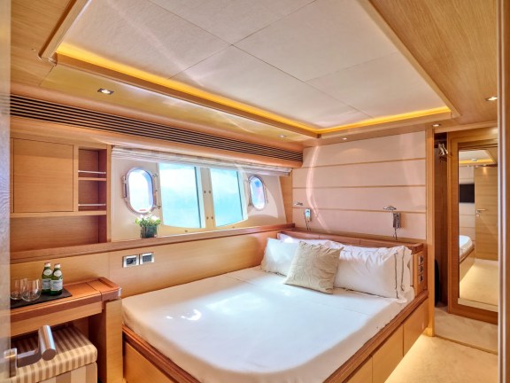 Image of SEVEN S yacht #30