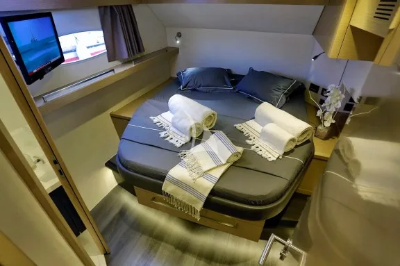 Guest cabin