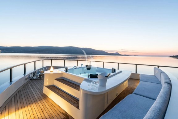 Image of CALM DOWN yacht #8