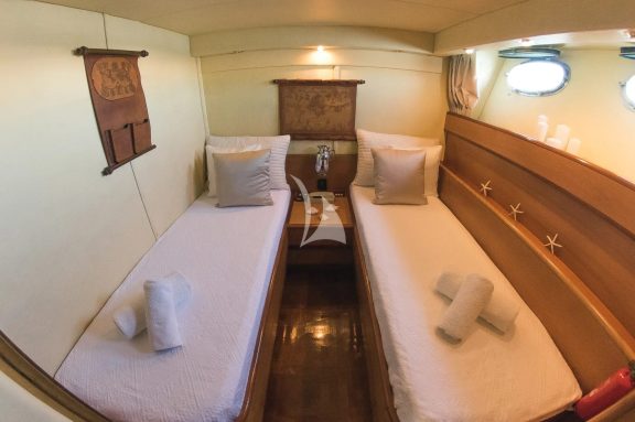Twin cabin