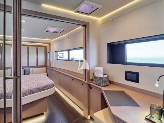 Master cabin with private office
