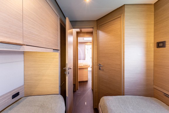 Twin Cabin Facing Bathroom