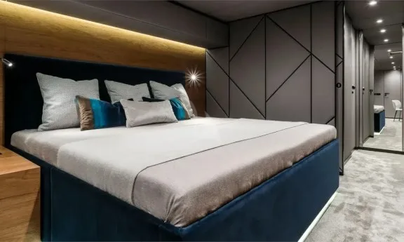 7X master cabin