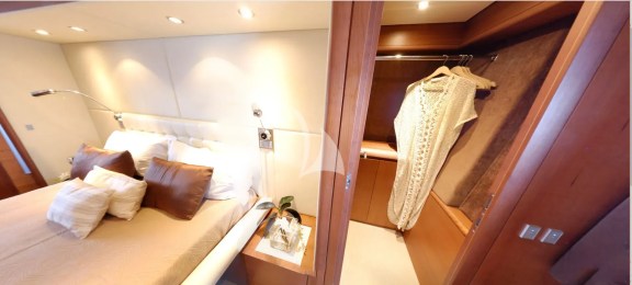 Master Cabin with walk in closet