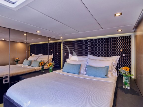 Guest cabin