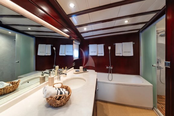 Aft Master Cabin Bathroom