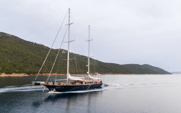 Image of LE PIETRE yacht #2