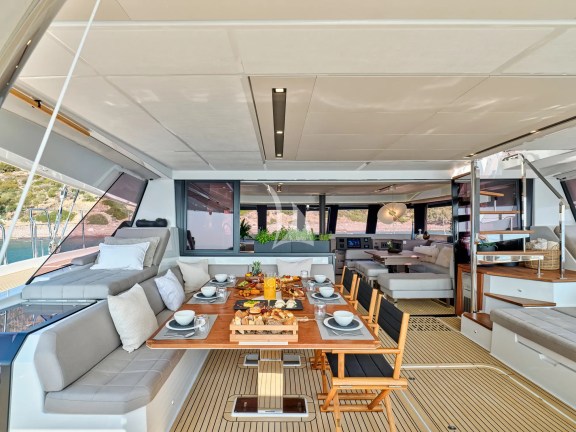 Aft Deck - Dining Area