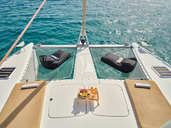 Fore Deck - Sunbathing Area