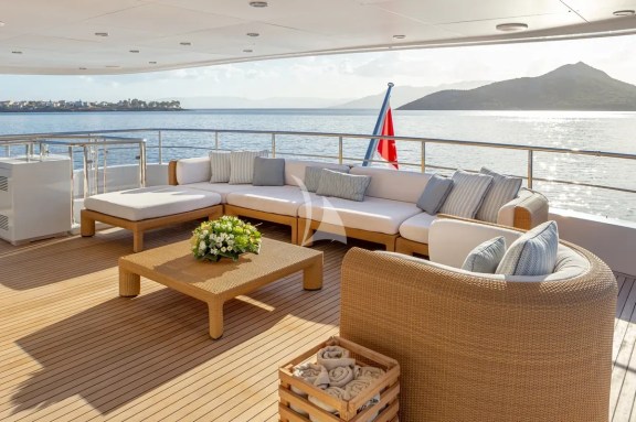 Upper deck
