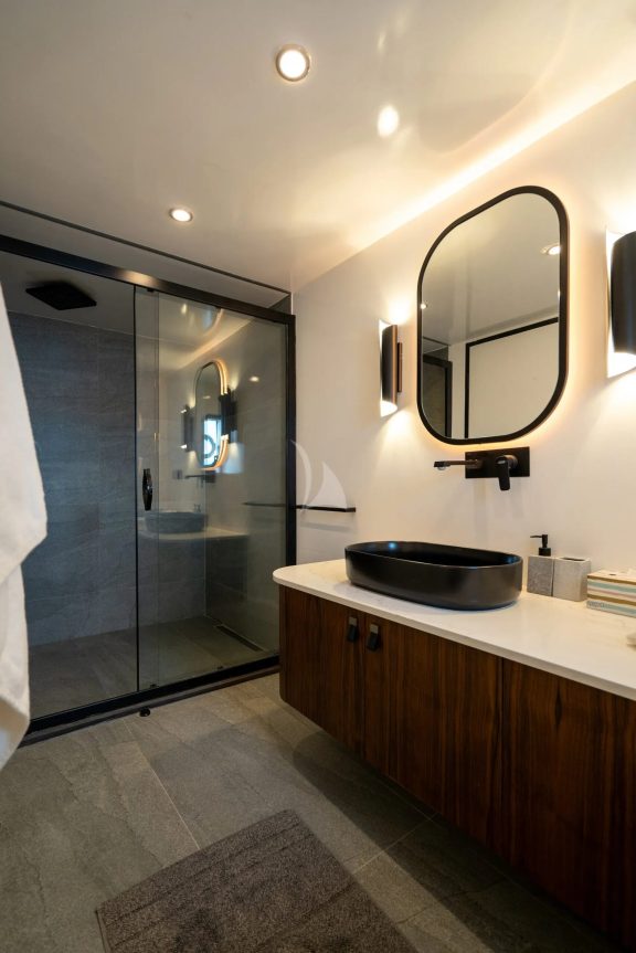 Image of De Love yacht #40