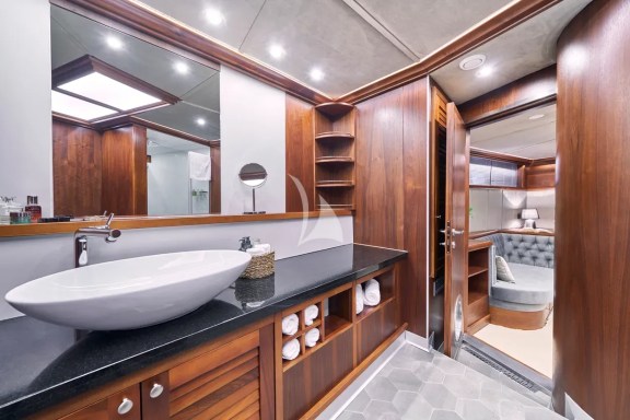 Lady Gita bow Master cabin bathroom