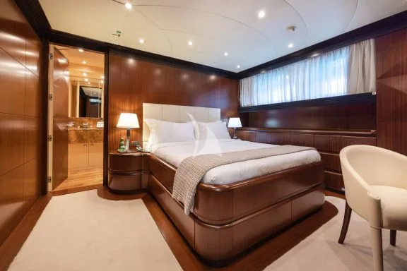 Double cabin