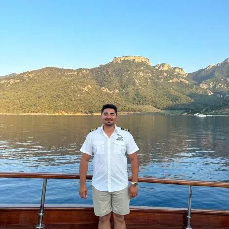 Crew of KAYA GUNERI V|Hakan Tumen — Captain