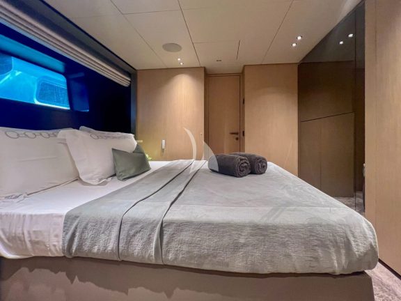 Double Cabin, Portside