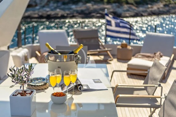 Image of THE BIRD yacht #27