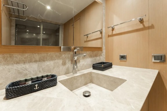 Image of LE PIETRE yacht #12