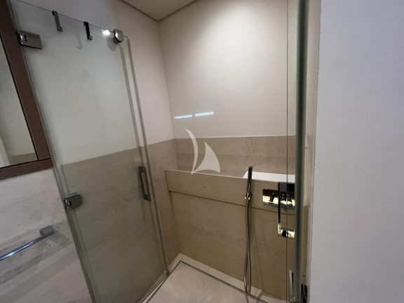 Guest cabin shower