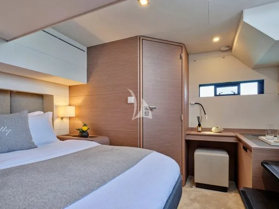 Aft cabin