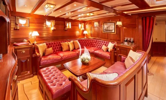 Image of ELENA of LONDON yacht #27