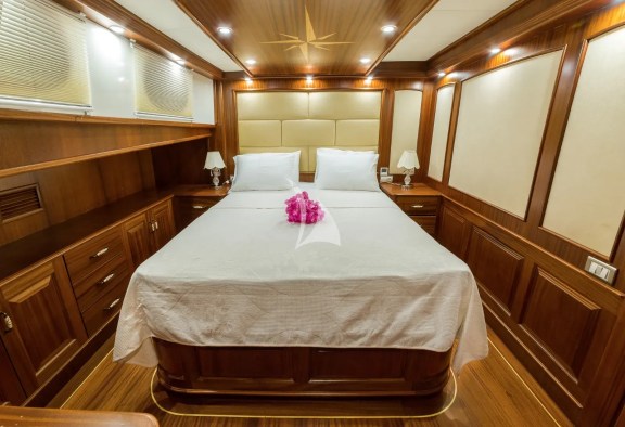 Image of HALCON DEL MAR yacht #16