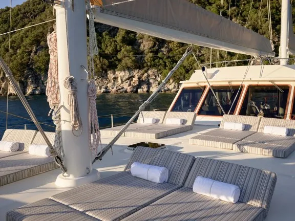 Forward Suntanning Area