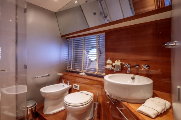 Image of GEORGE V yacht #18