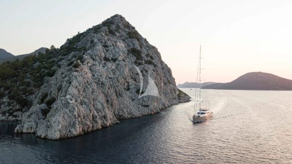 Image of All About U 2 yacht #4
