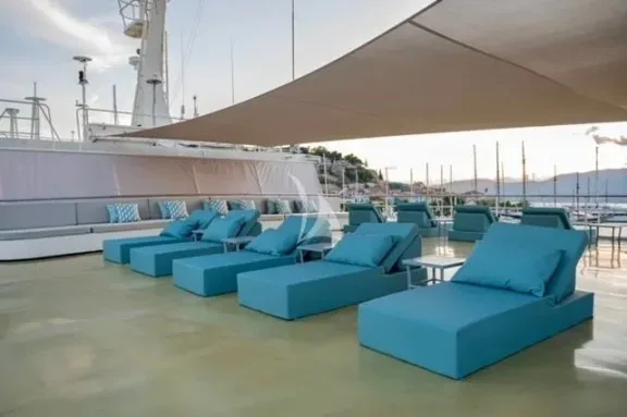 Sundeck