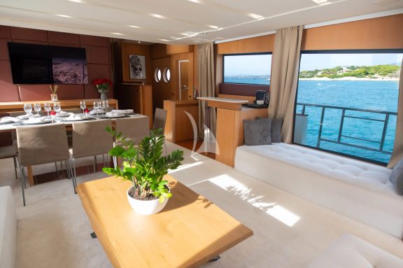 Image of RED ROSE yacht #17