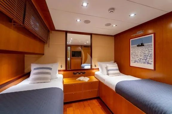 Twin Cabin