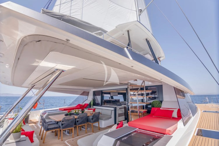 Aft deck/Cockpit