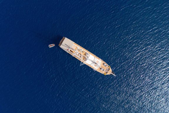 Image of KING OF THE SEA yacht #4
