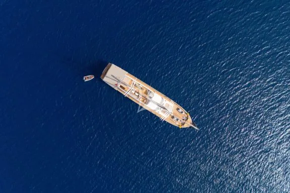 Image of KING OF THE SEA yacht #4