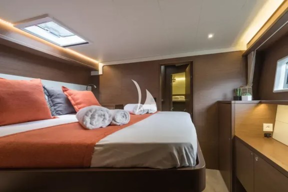 Double cabin