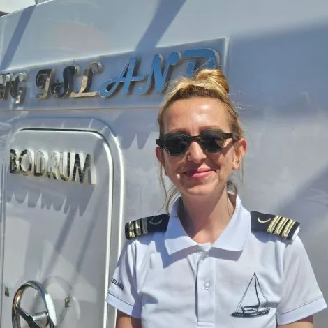Crew of LONG ISLAND|Merve Aybars — Stewardess