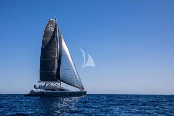 under sailing - é Stuart Pearce