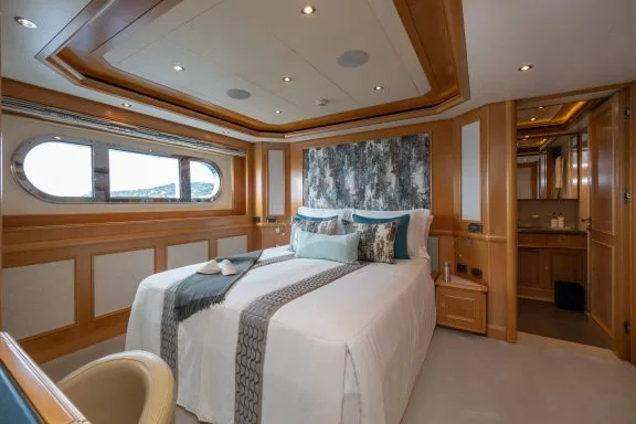 Double cabin