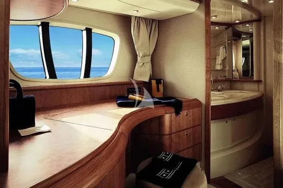 Master Cabin, desk