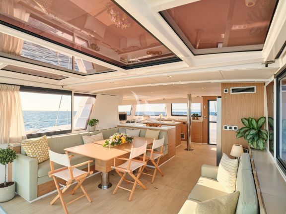 Open saloon and view to the galley