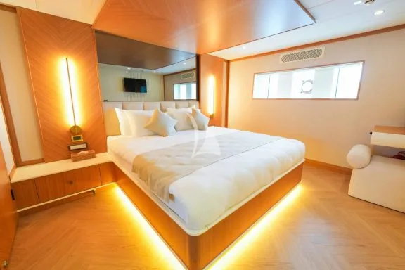 Image of KING OF THE SEA yacht #19