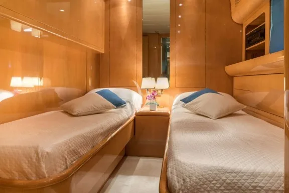 Twin Cabin 1