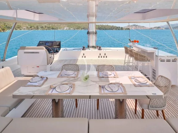 Fly bridge dining table