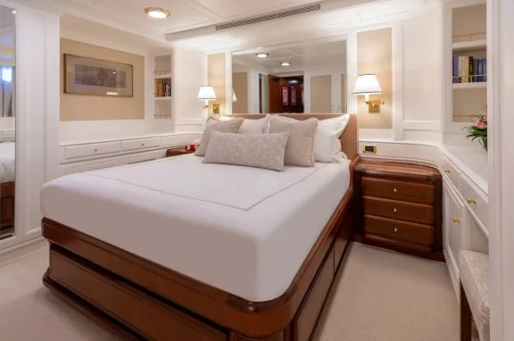 Double cabin