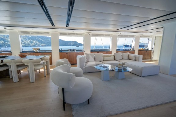 Image of De Love yacht #34