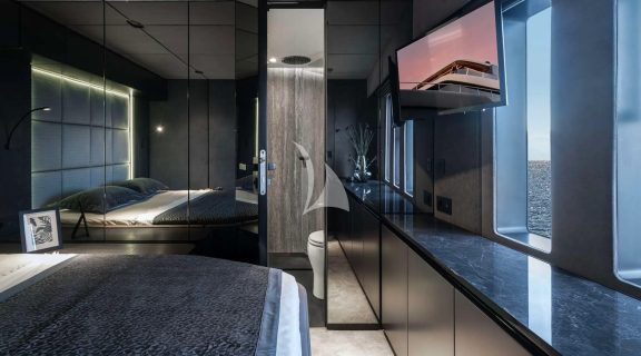 Guest cabin