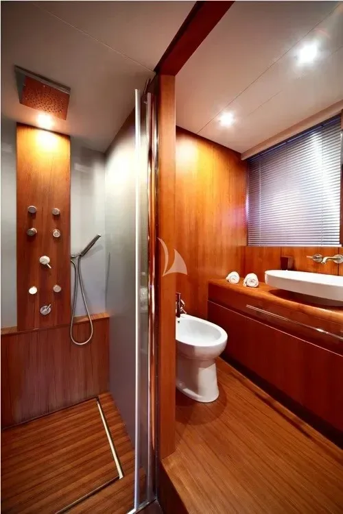 VIP Cabin Bathroom