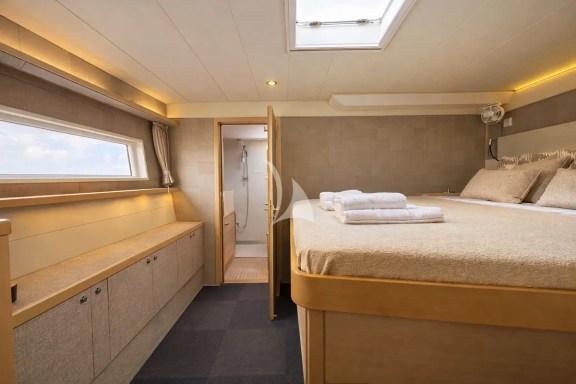 Royal-Destiny-fwd-port-cabin