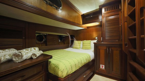 Port Side Double Cabin